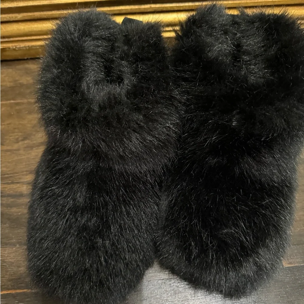UGG Fur Ankle Sippers - Picture 1 of 10
